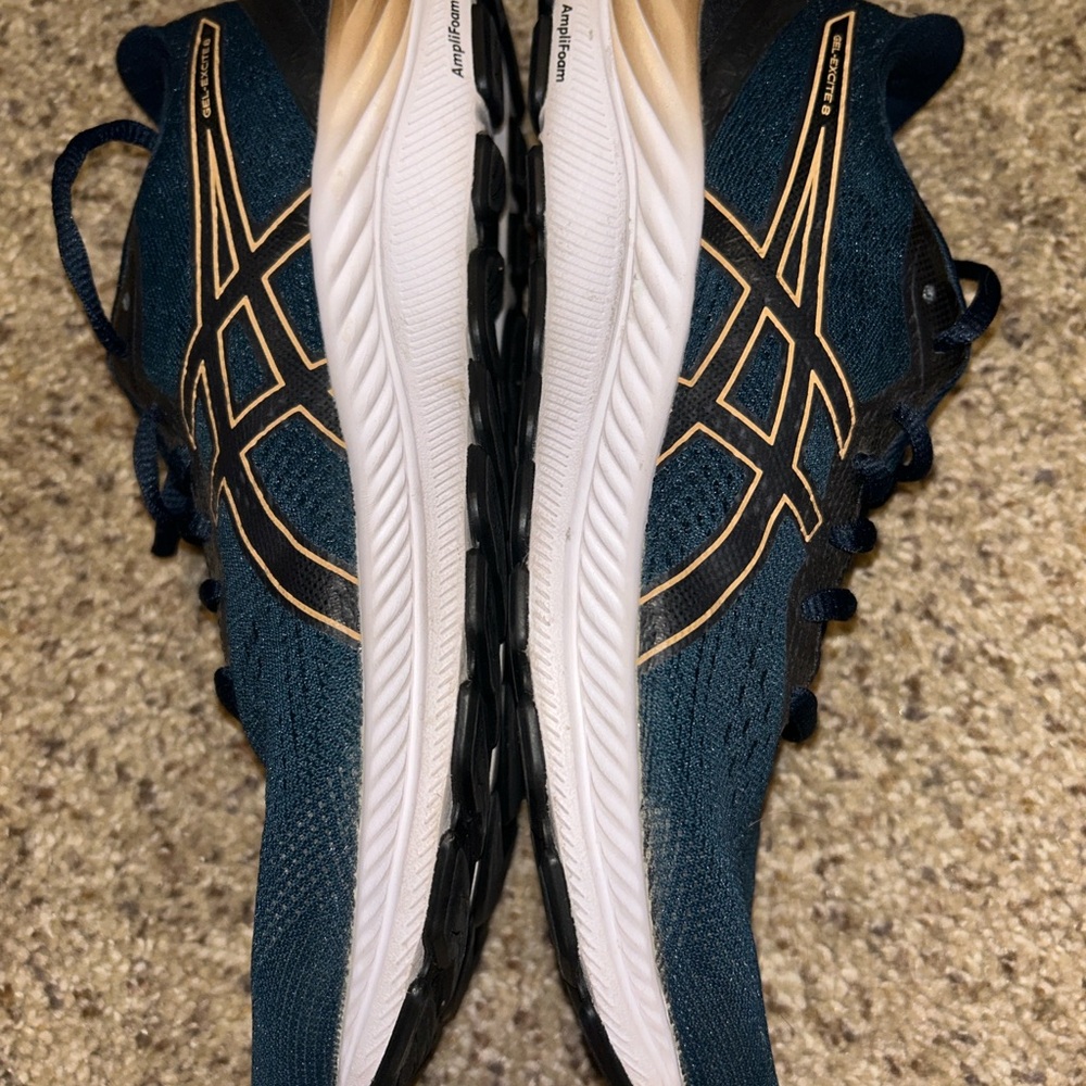 ASICS Women's Gel-Excite 8, Size 9 - Picture 5 of 10